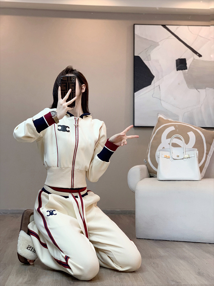 港味洋气减龄欧货时尚运动休闲拉链外套两件套